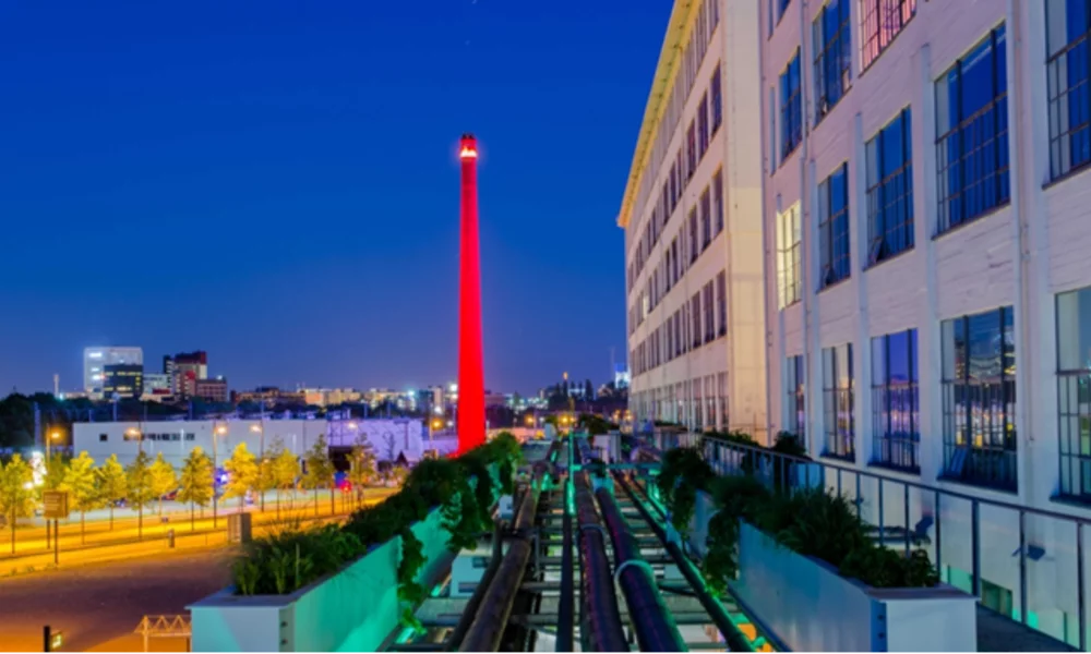 Lichtkunst op Strijp-S; Eindhoven speelt industrieverleden uit.