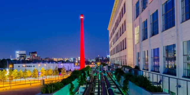 Lichtkunst op Strijp-S; Eindhoven speelt industrieverleden uit.