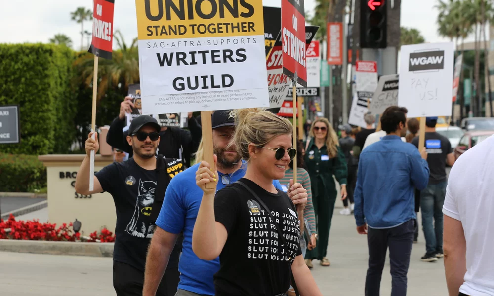 SAG-AFTRA & WGA strike image 